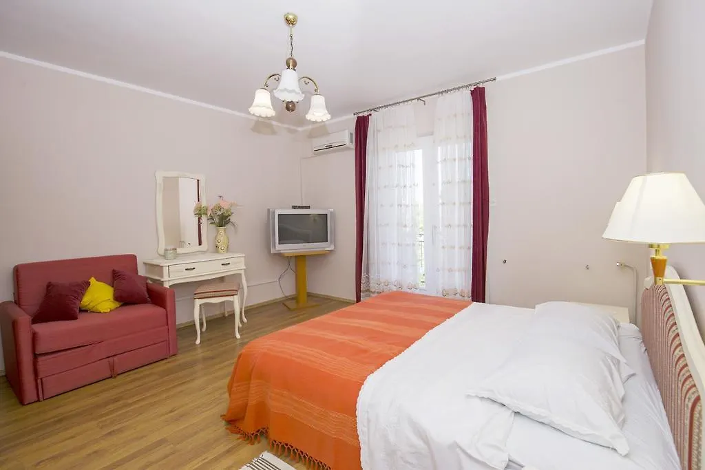Apartments & Rooms Ribaric Lovran