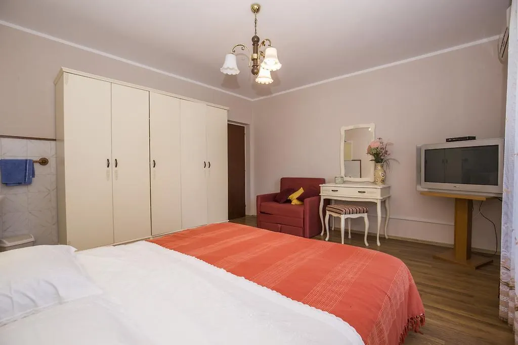 Apartments & Rooms Ribaric Lovran